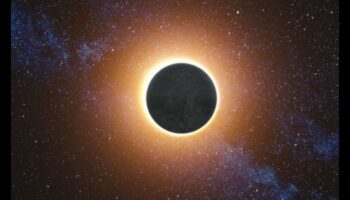 Eclipsed Elegance: המשיכה האסתטית של פלאים שמימיים בחלל החיצון